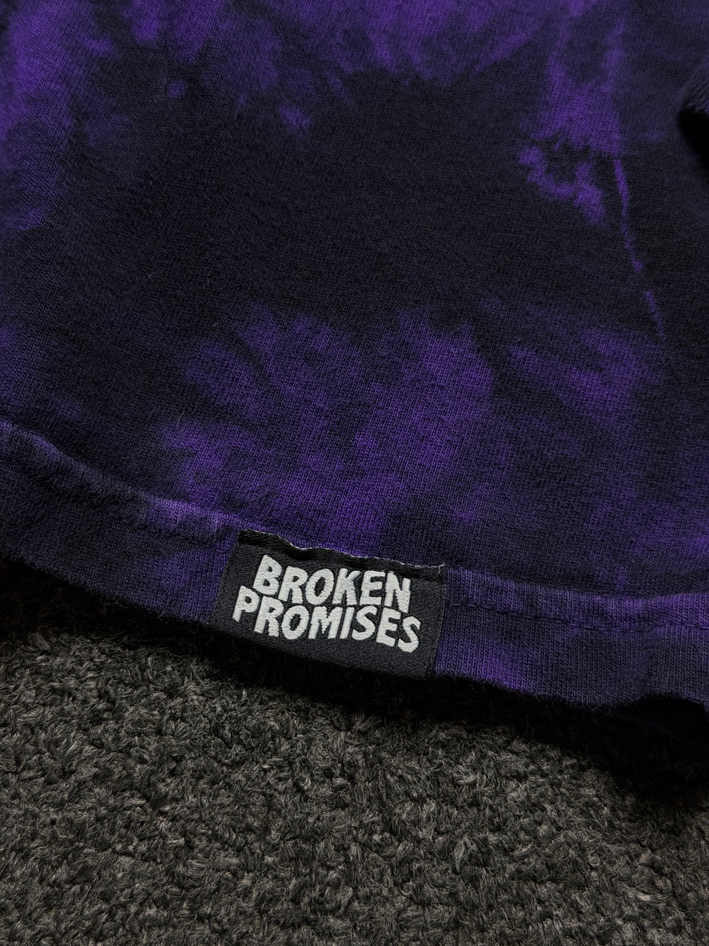 Playera Manga Larga Broken Promises – M