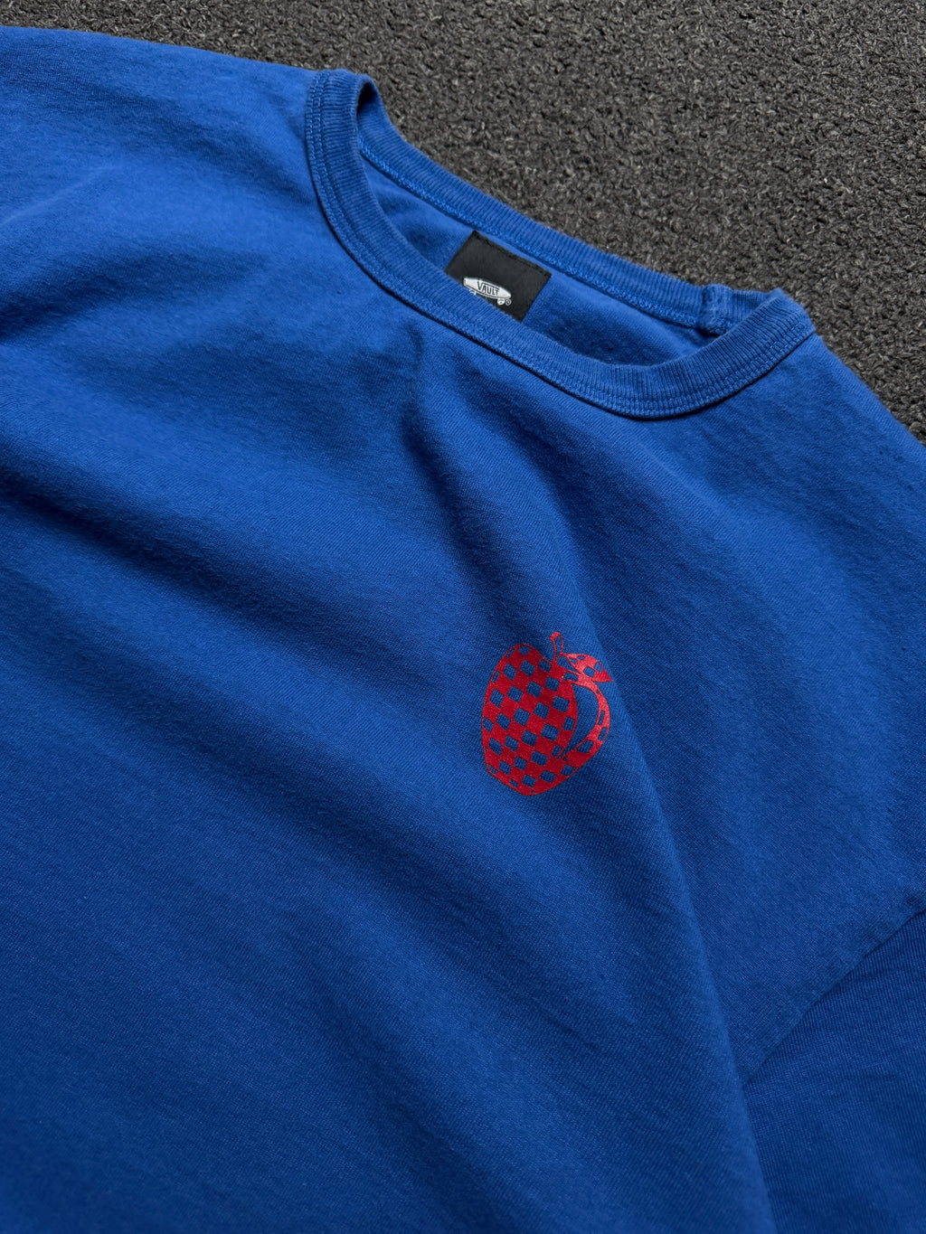 Playera Vans Vault "The Apple of My Eye" – L