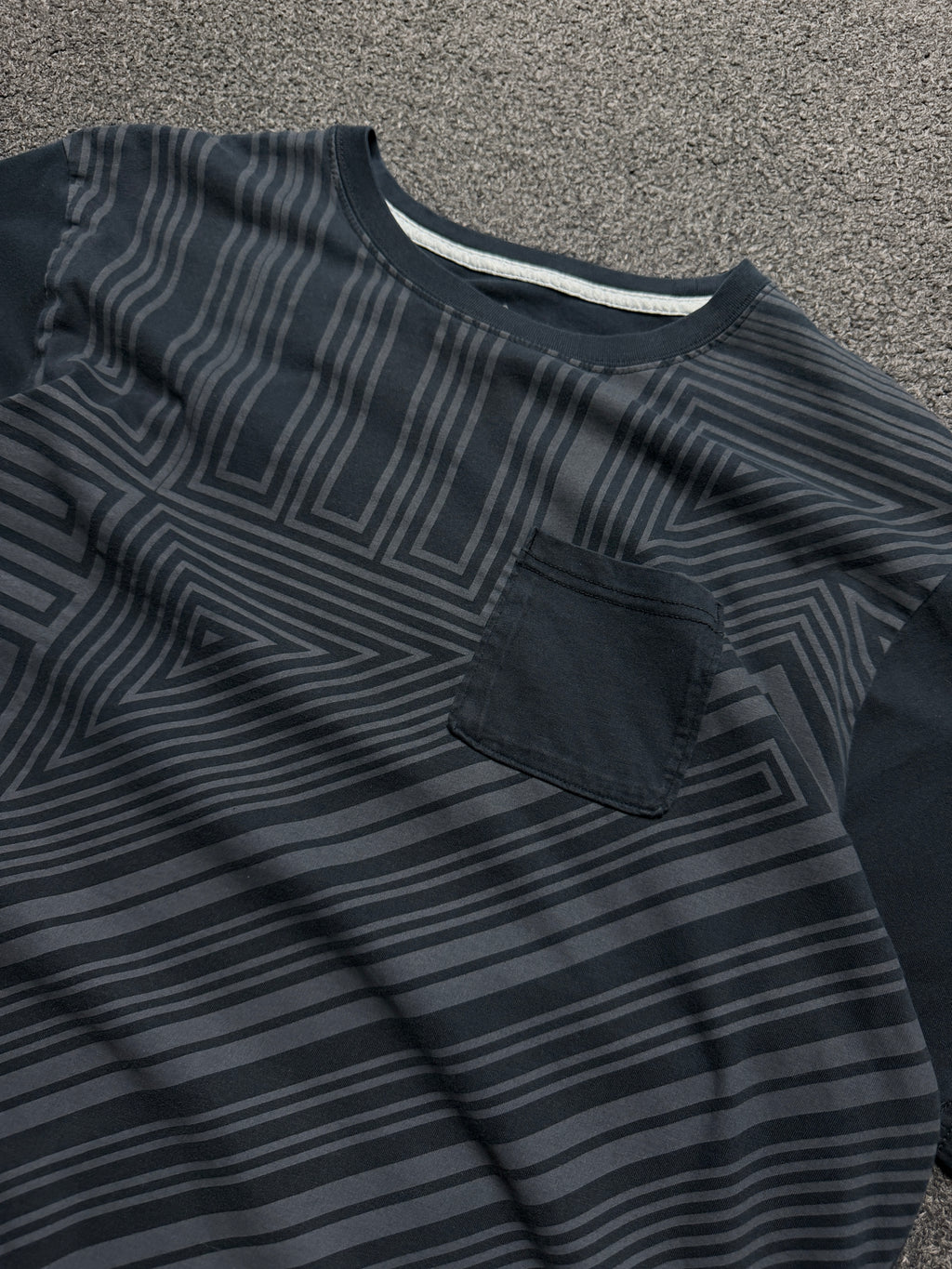 Playera Jordan Brand All-Over Geometric Pattern – L
