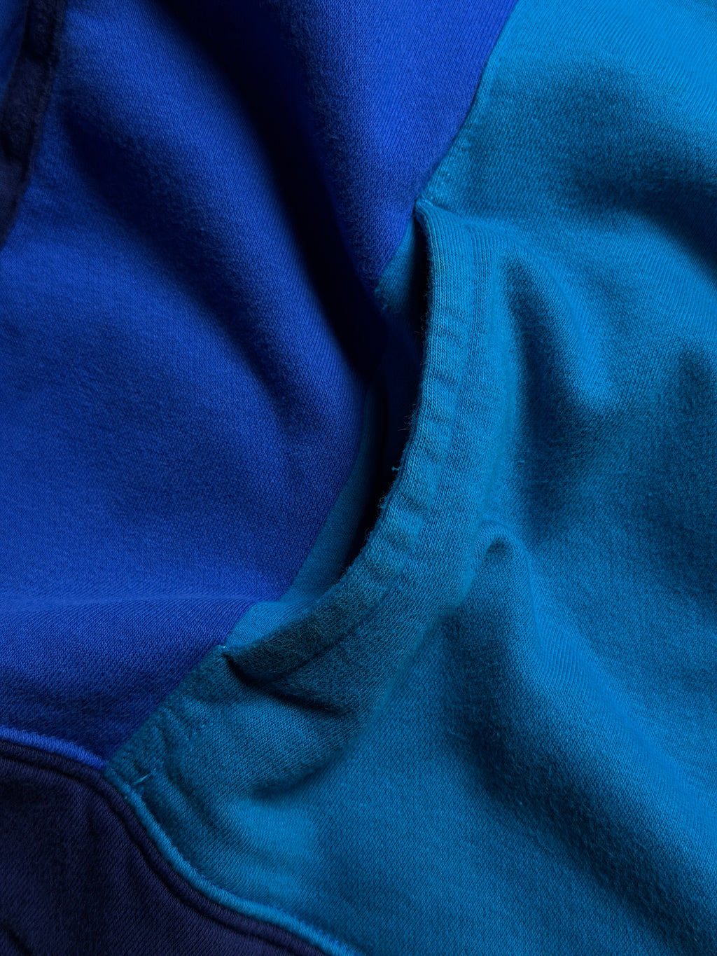 Sudadera Nike Crewneck Colorblock Azul / Turquesa – XL Juvenil (Fits XS/S Adulto)