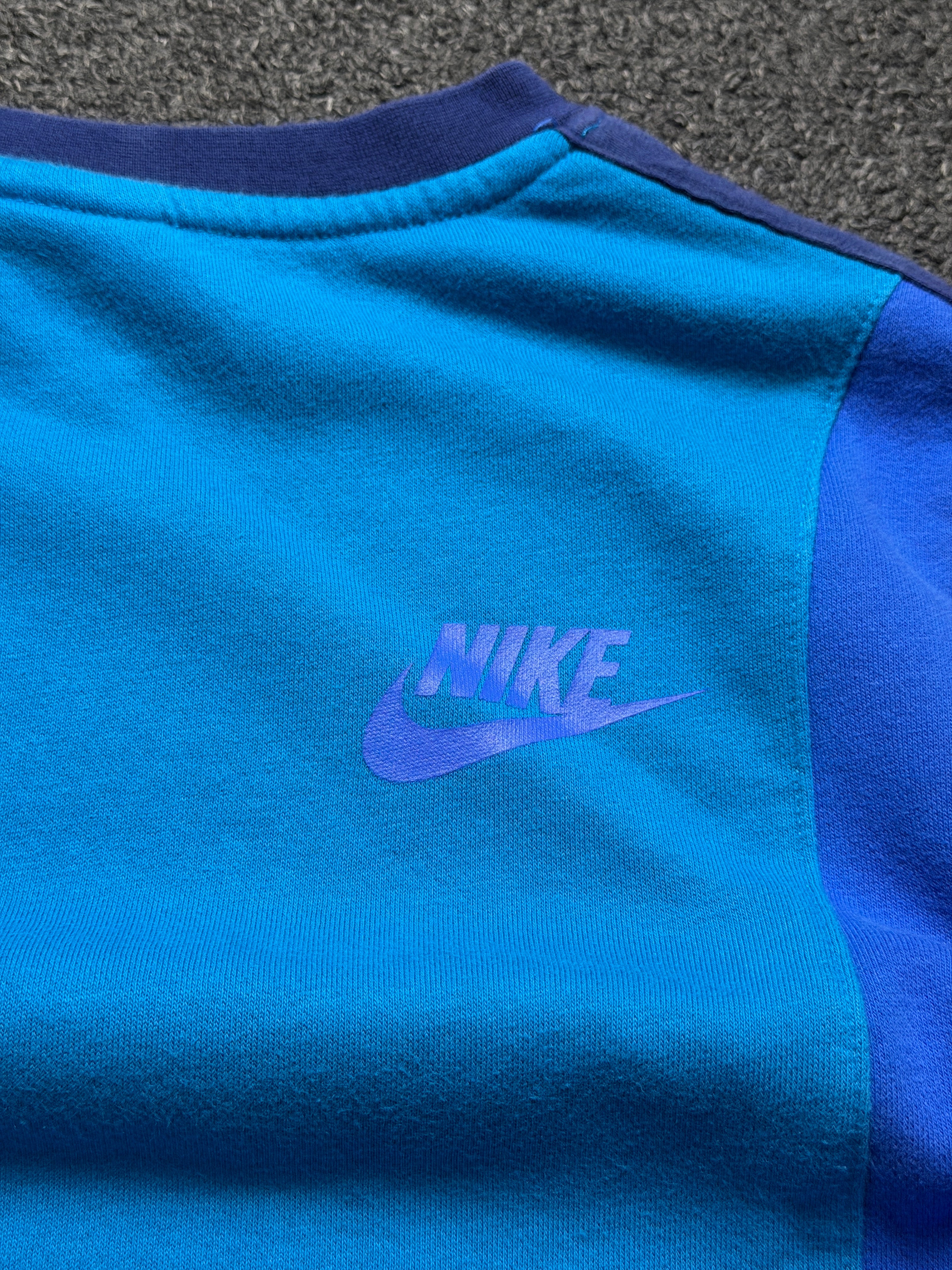 Sudadera Nike Crewneck Colorblock Azul / Turquesa – XL Juvenil (Fits XS/S Adulto)