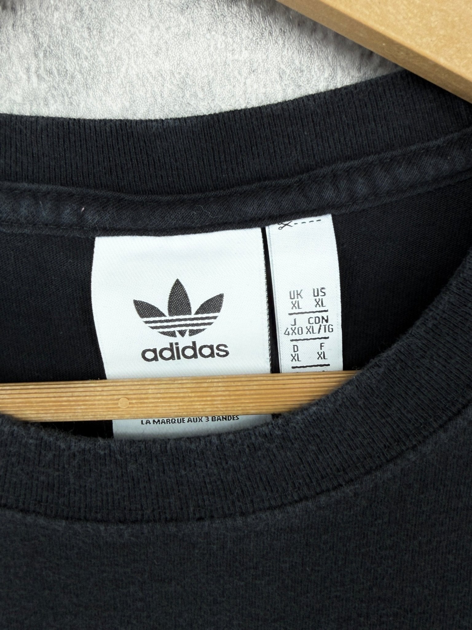 Playera Adidas Originals Geometric Trefoil Negra – (XL) - Reuse Industry | Segunda Mano, Sportswear & Vintage