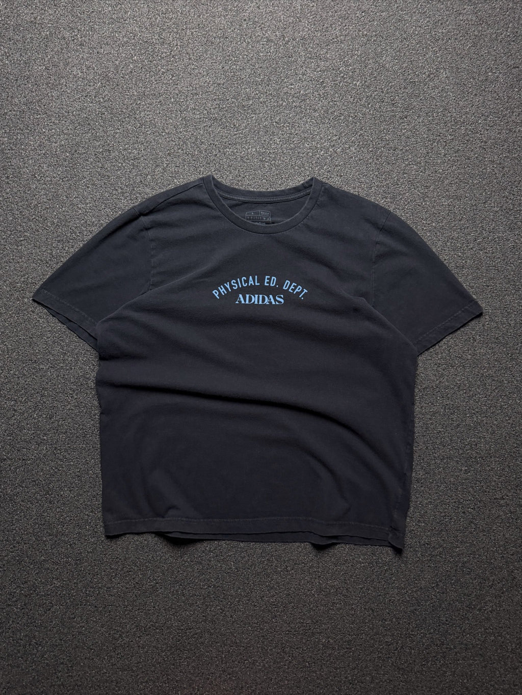Playera Adidas Physical Ed. Dept. – L - Reuse Industry