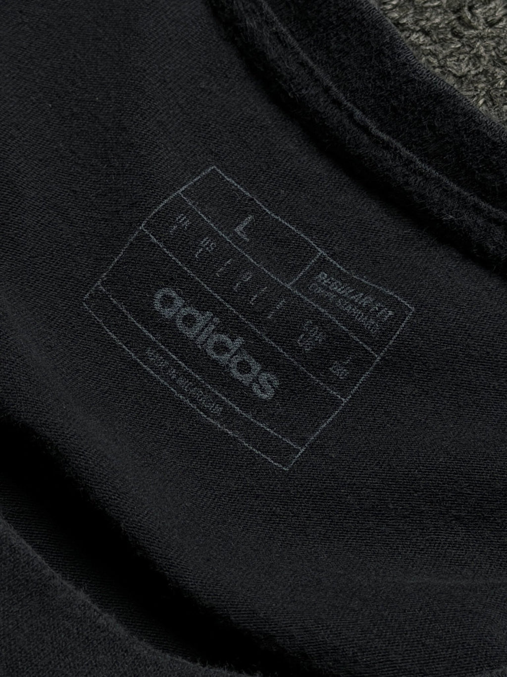 Playera Adidas Physical Ed. Dept. – L - Reuse Industry