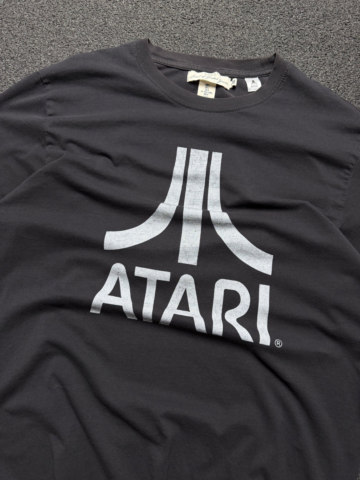 Playera H&M L.O.G.G. Atari Retro – L - Reuse Industry