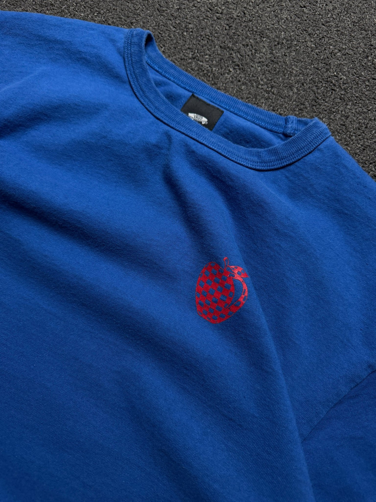 Playera Vans Vault "The Apple of My Eye" – L - Reuse Industry