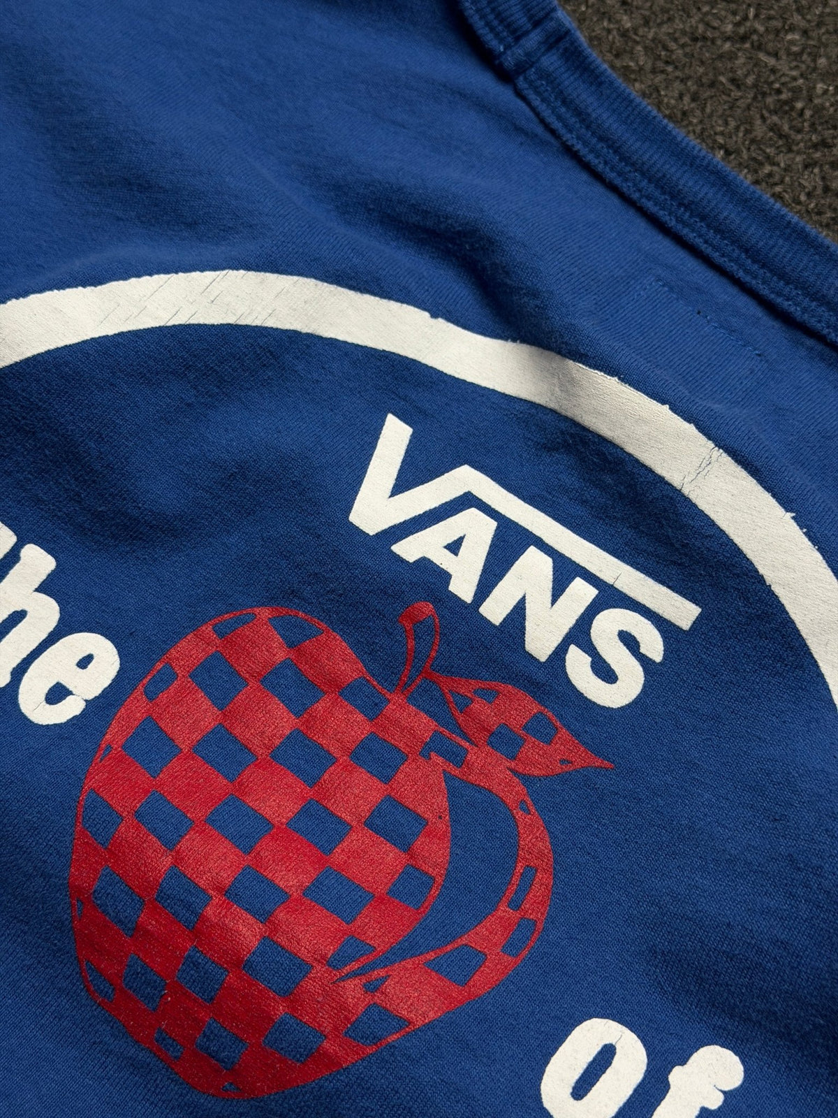 Playera Vans Vault "The Apple of My Eye" – L - Reuse Industry