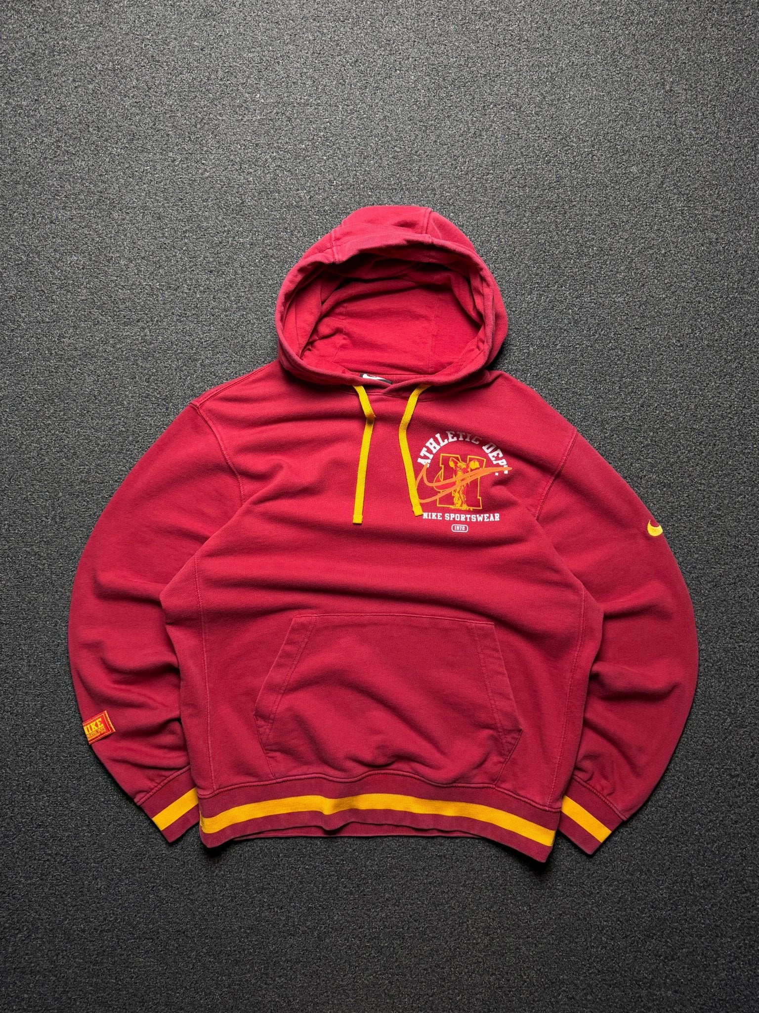 Sudadera Nike Athletic Dept Vintage Hoodie – (M) - Reuse Industry | Segunda Mano, Sportswear & Vintage