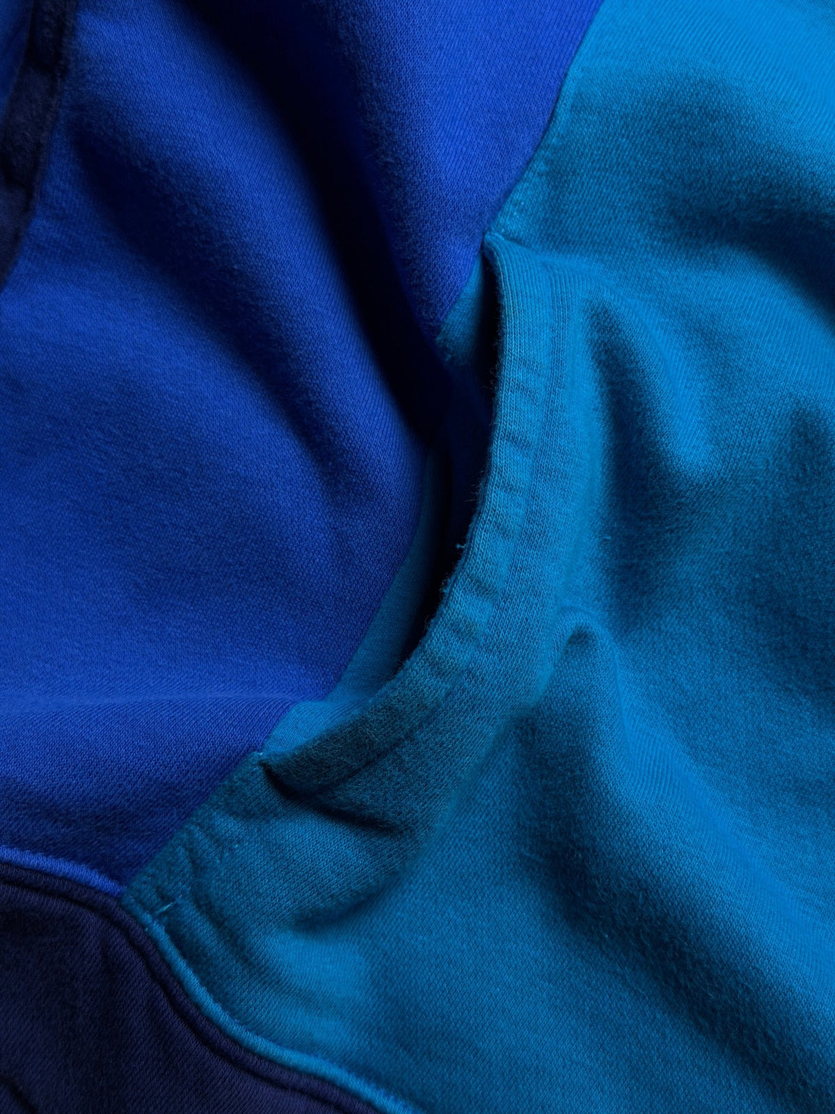 Sudadera Nike Crewneck Colorblock Azul / Turquesa – XL Juvenil (Fits XS/S Adulto) - Reuse Industry