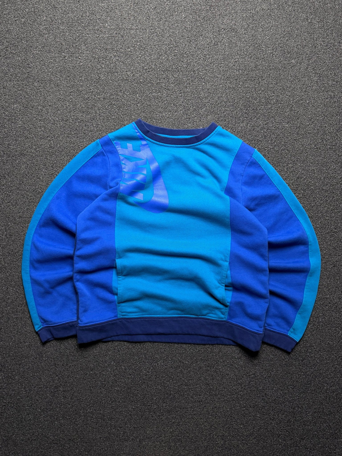 Sudadera Nike Crewneck Colorblock Azul / Turquesa – XL Juvenil (Fits XS/S Adulto) - Reuse Industry