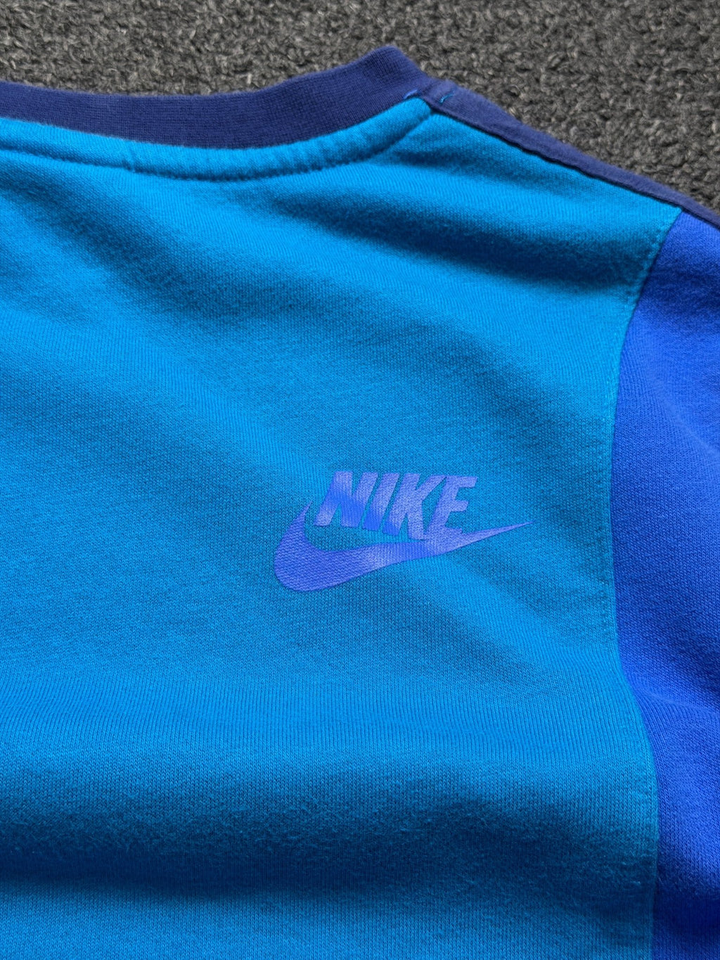 Sudadera Nike Crewneck Colorblock Azul / Turquesa – XL Juvenil (Fits XS/S Adulto) - Reuse Industry