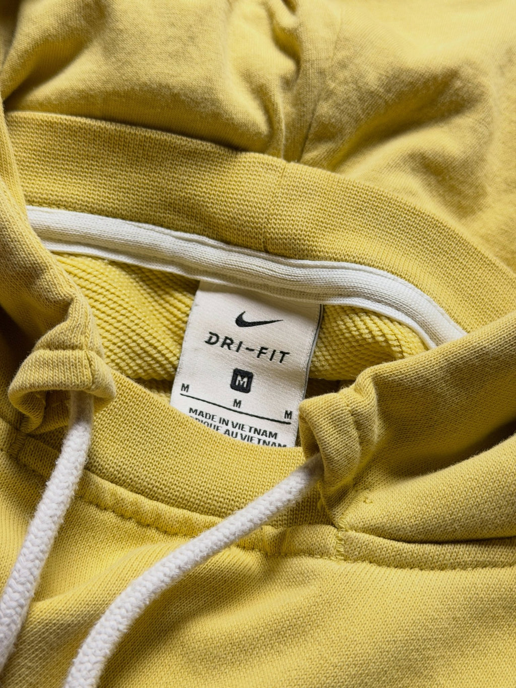 Sudadera Nike Standard Issue Basketball – M - Reuse Industry