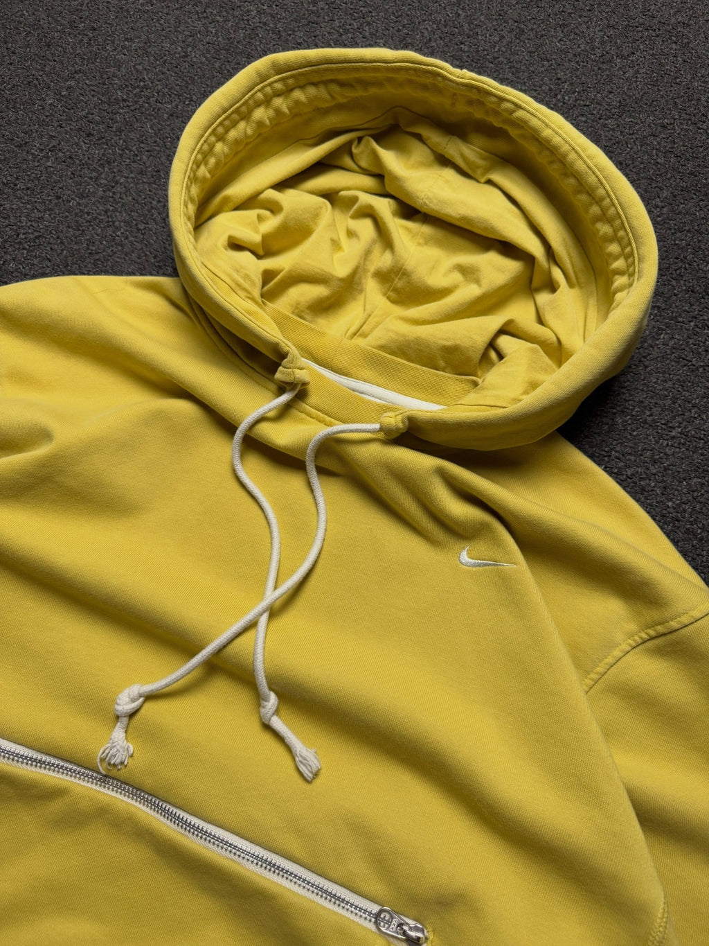 Sudadera Nike Standard Issue Basketball – M - Reuse Industry