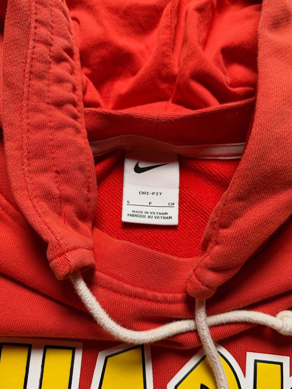 Sudadera Nike Standard Issue Basketball Sharks – S - Reuse Industry