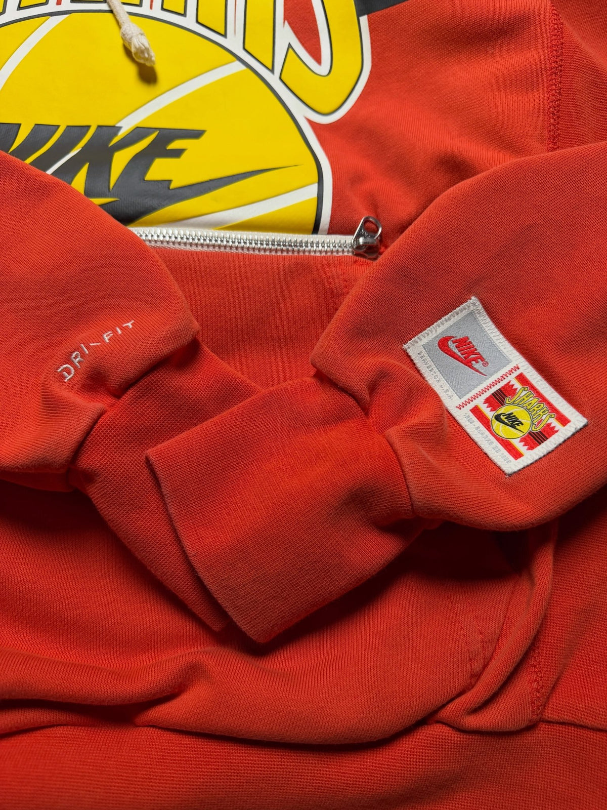 Sudadera Nike Standard Issue Basketball Sharks – S - Reuse Industry