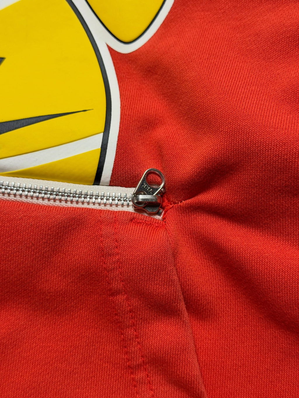 Sudadera Nike Standard Issue Basketball Sharks – S - Reuse Industry