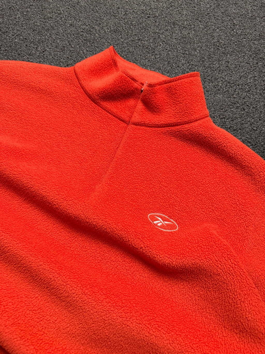 Súeter Polar Reebok Vintage Cropped de Mujer – (L) - Reuse Industry | Segunda Mano, Sportswear & Vintage