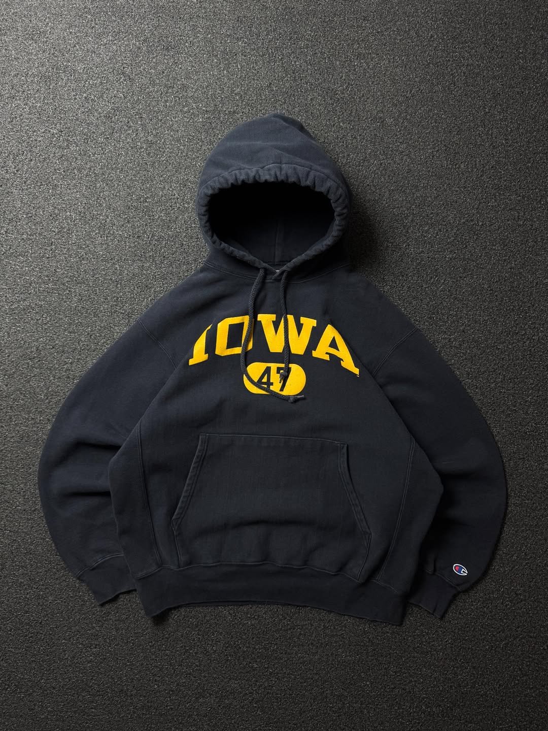 Vintage Champion "IOWA" Hoodie (L)