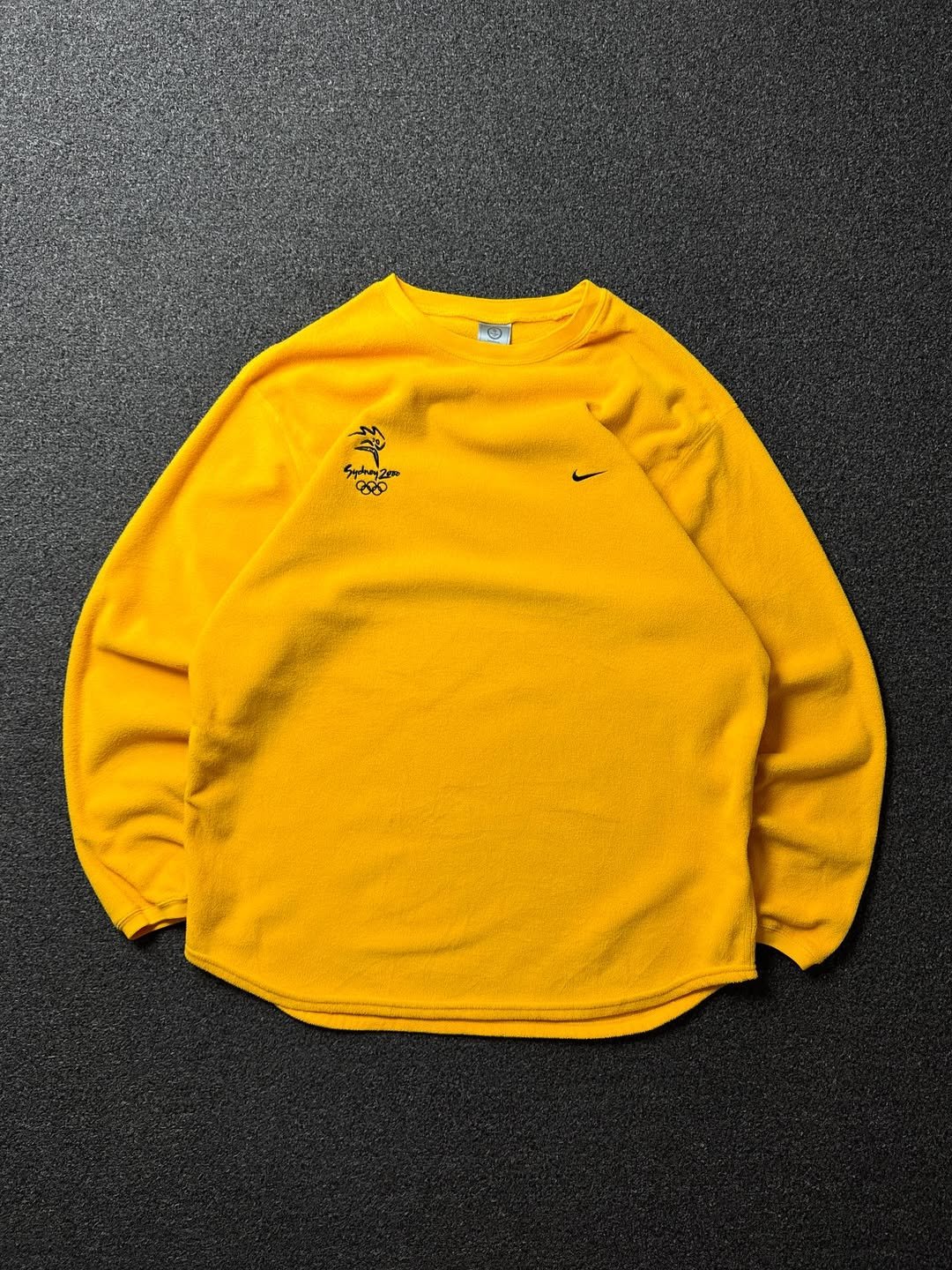 Vintage Nike Sydney 00s Fleece (M)