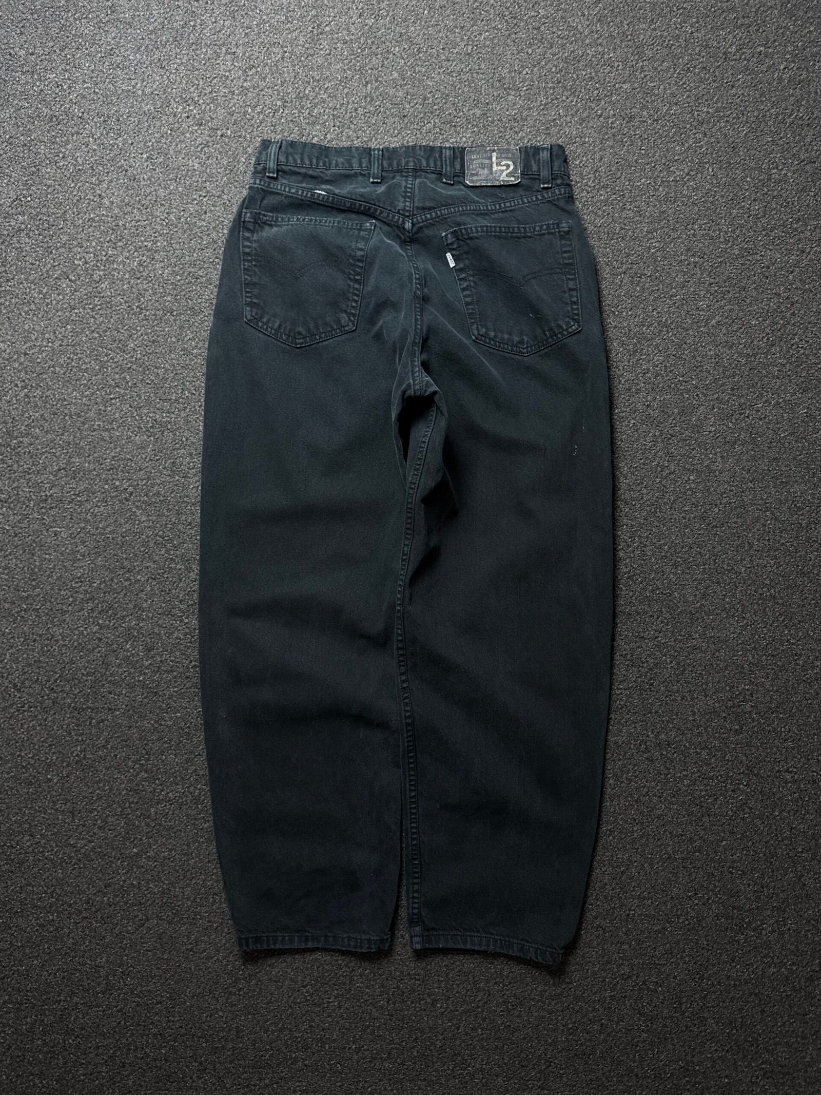 90s Levi's L2 'Loose Fit' Denim (32)