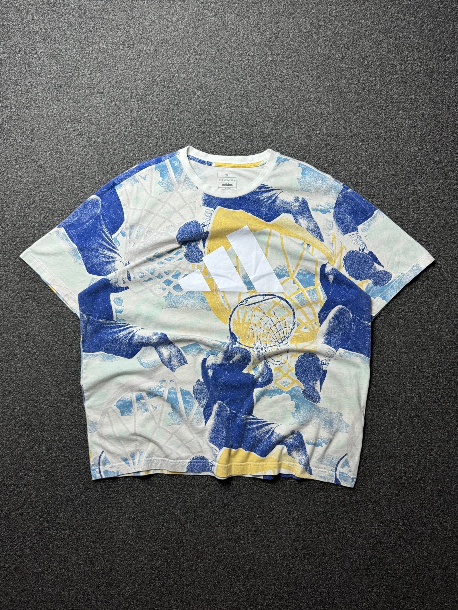 Adidas Tee (XL)