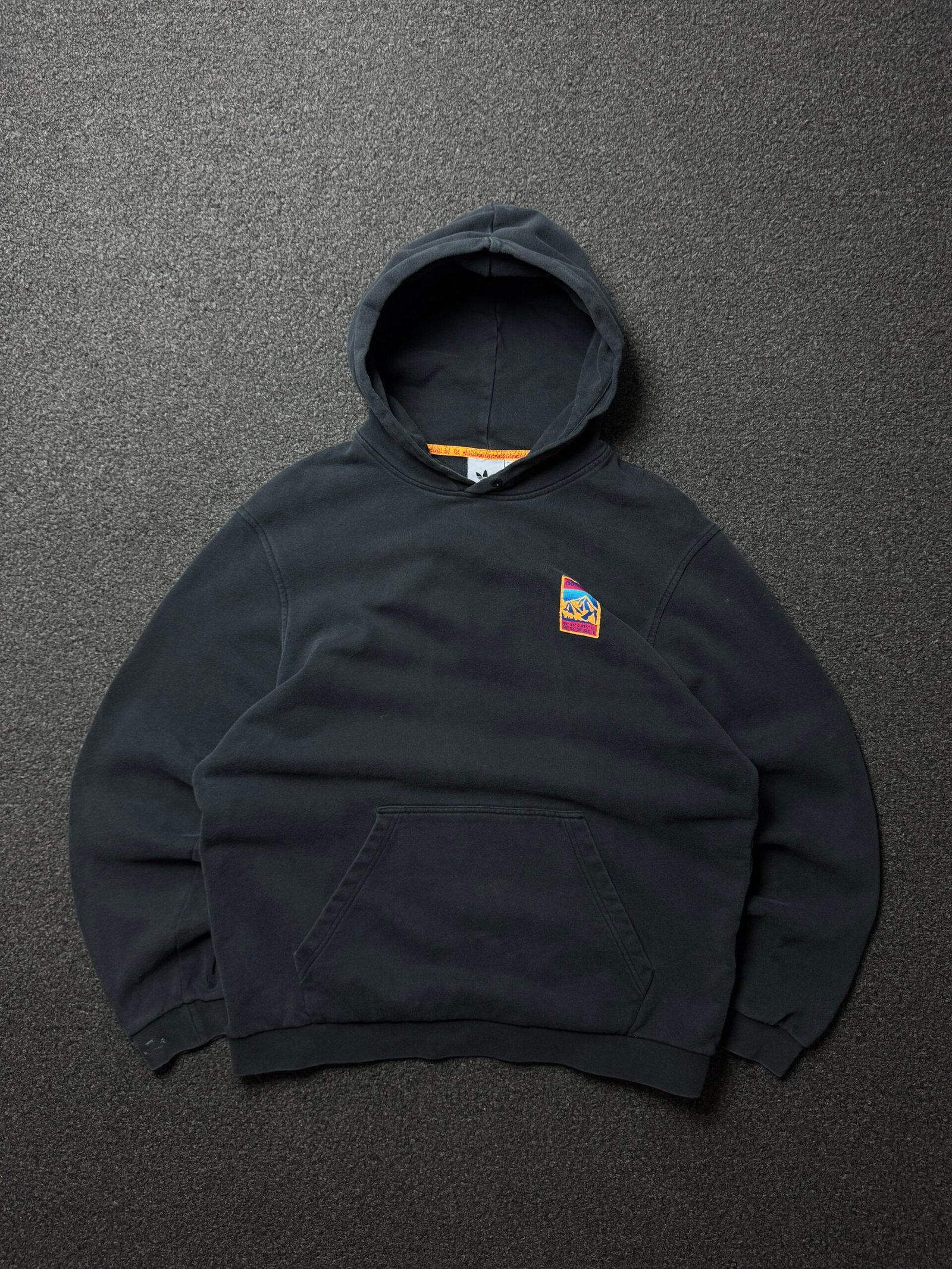 Adidas Hoodie (L)