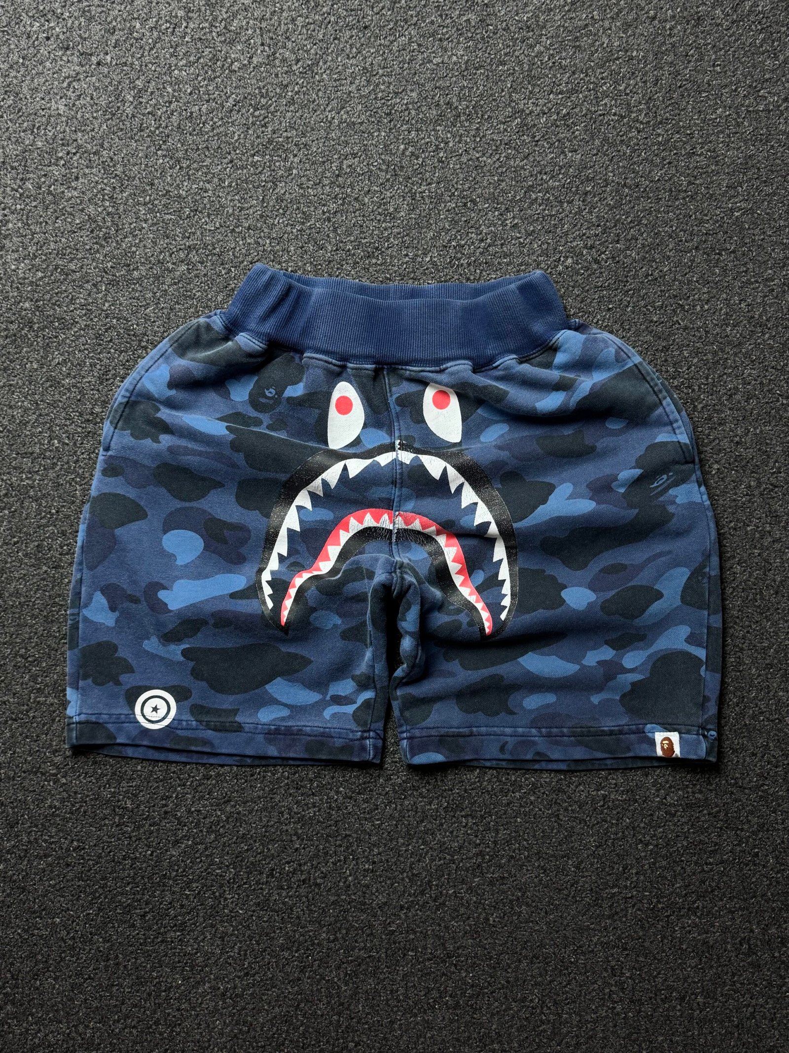[Bootleg / F] BAPE Sweatshorts (M)